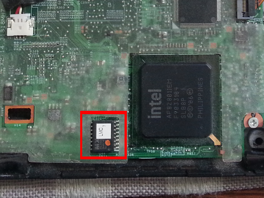 Picture of the memory chip of the ThinkPad X200
mainboard.